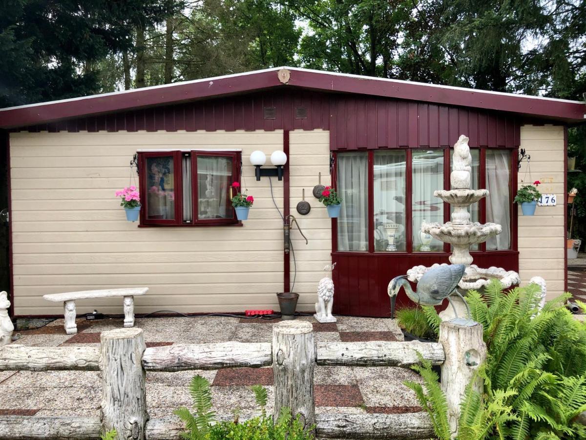 Retro Relax Resort Midden In Het Bos Op De Veluwe In Putten Esterno foto