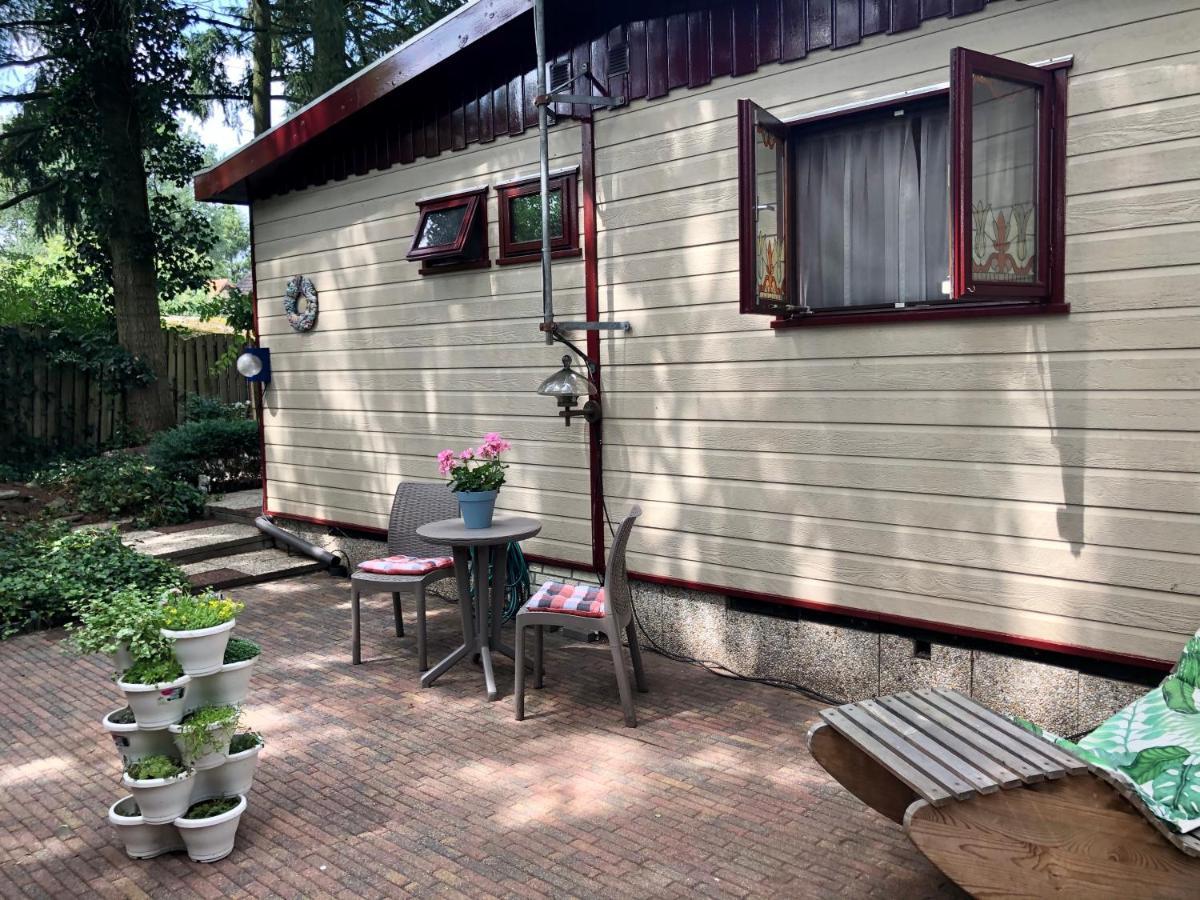 Retro Relax Resort Midden In Het Bos Op De Veluwe In Putten Esterno foto